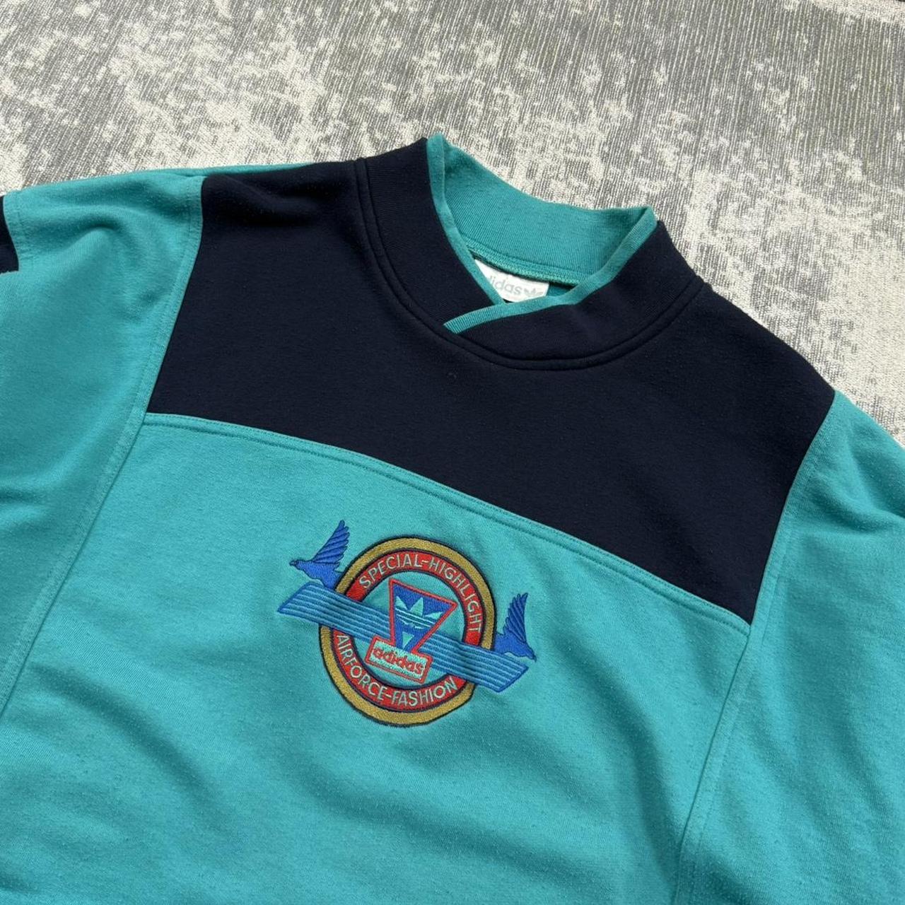 Vintage 90s Adidas RARE Centre Logo Sweatshirt Turquoise / Navy (L)